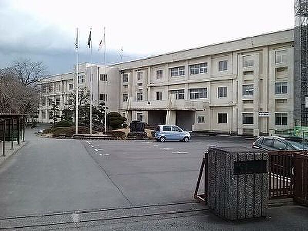裾野市立富岡第一小学校 650m