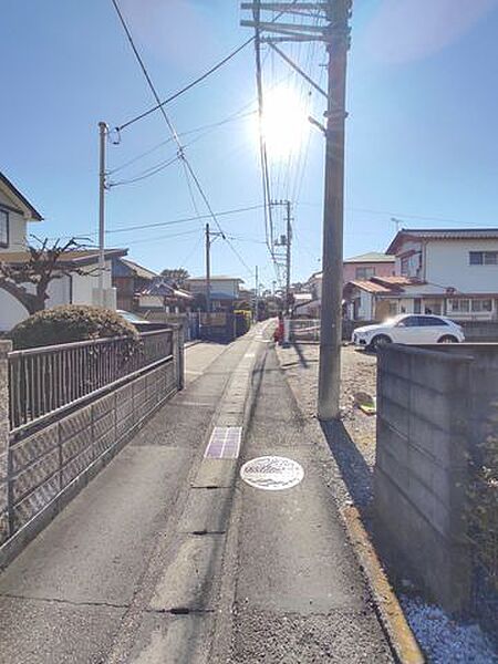 東側道路