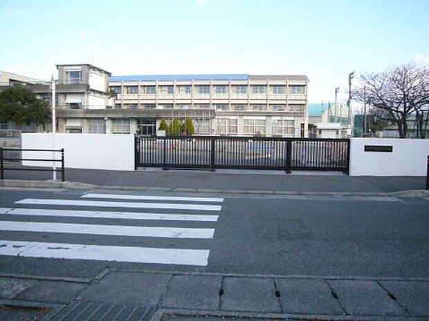 沼津市立大岡小学校 徒歩5分。 390m