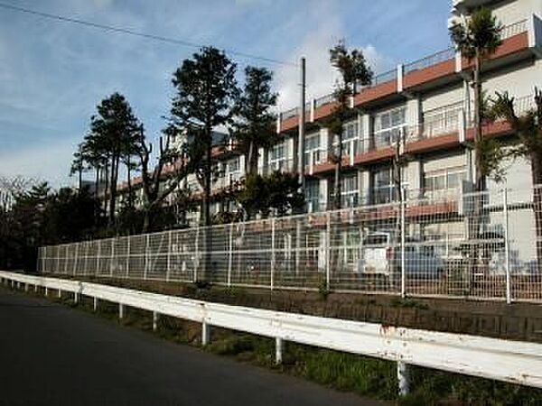 沼津市立今沢小学校 710m
