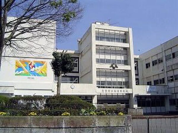 沼津市立愛鷹中学校 2720m