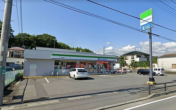 ファミリーマート三島柳郷地店 970m