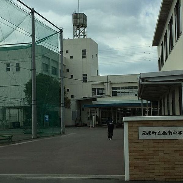 函南町立函南中学校 2600m