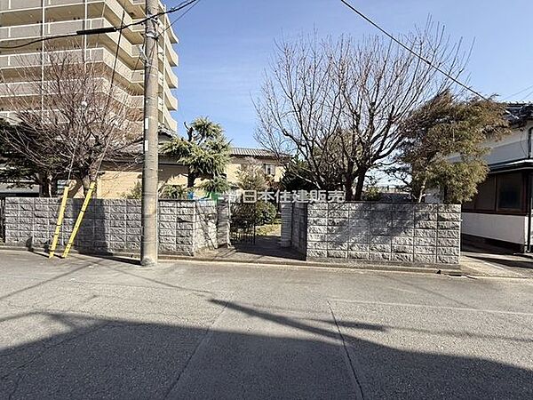 前面道路からの外観
