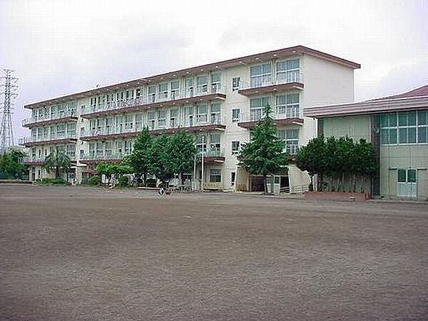 三島市立徳倉小学校 徒歩8分。 620m