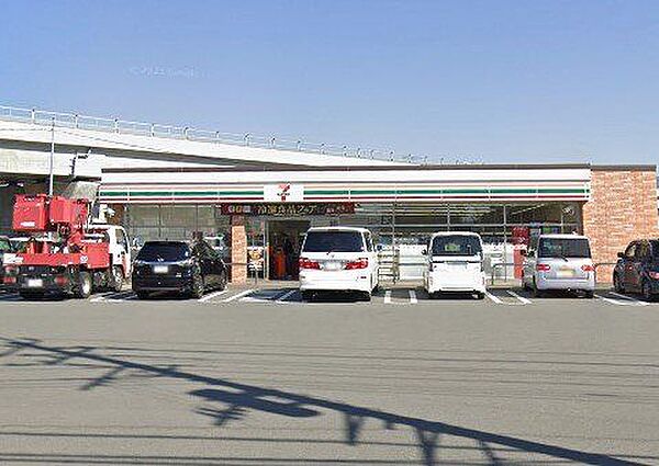セブンイレブン御殿場川島田店 徒歩4分。 310m