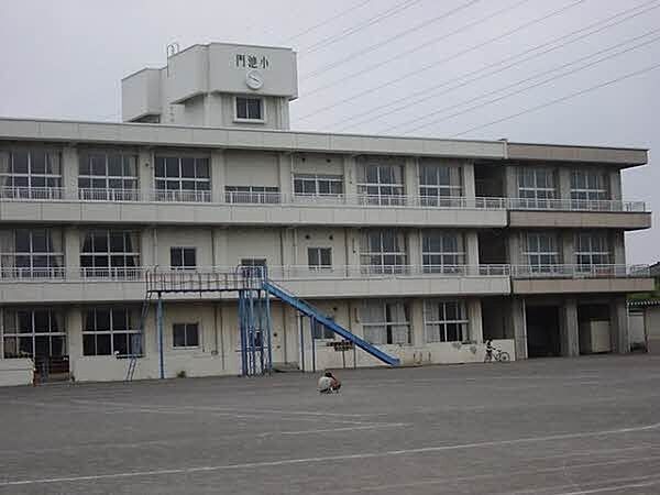 沼津市立門池小学校 380m