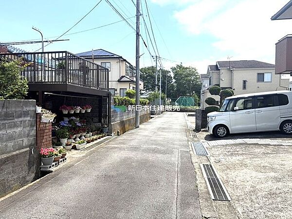 前面道路含む現地外観