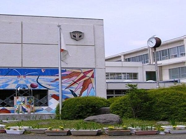 裾野市立東中学校 徒歩25分。 1960m