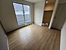室内：2階洋室　6.3帖