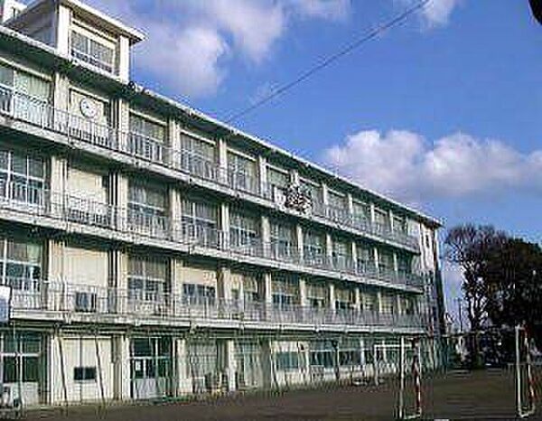 沼津市立第二中学校 徒歩14分。 1070m
