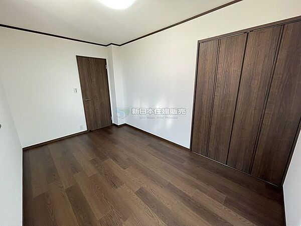 2階 洋室6帖