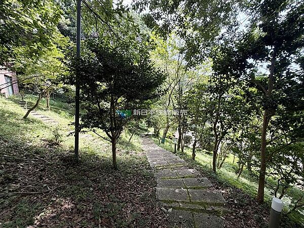 敷地内