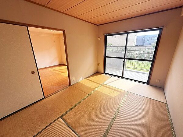 リビング横の和室