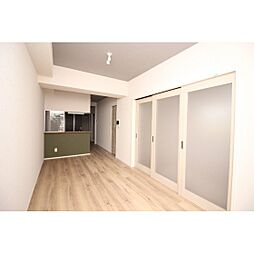 ラリュール 405 4階1LDKのリビング/ダイニング