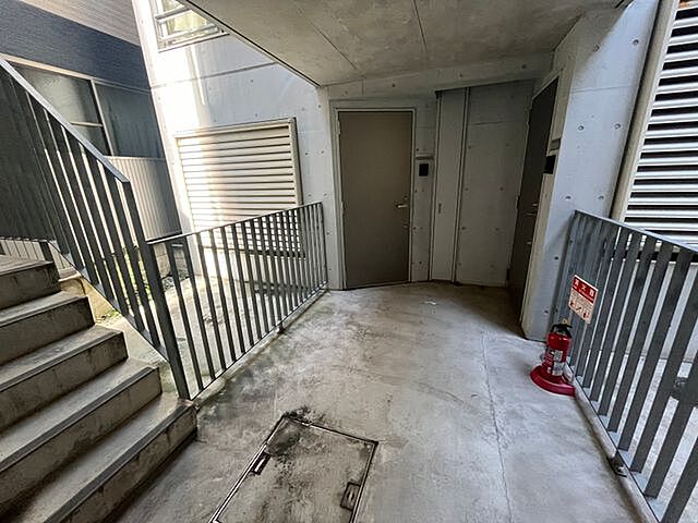 4 / 19