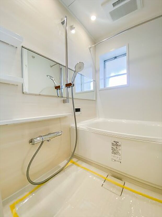 浴室暖房換気乾燥機能付きの浴室