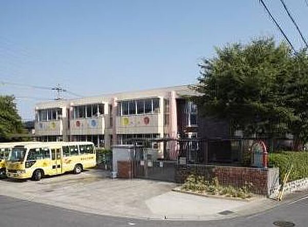 黒石みどり幼稚園　徒歩約5分　約428ｍ