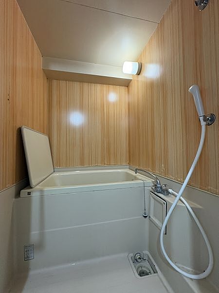 清潔感のある浴室で、毎日の疲れをゆったり癒せます♪