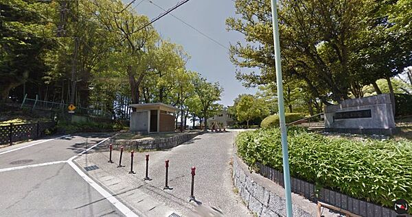 鳴海城跡公園まで　690m　徒歩約9分