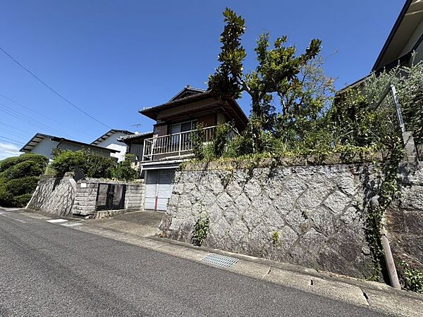 小中学校徒歩圏内にあります。お子様がいらっしゃるご家庭にも安心です！