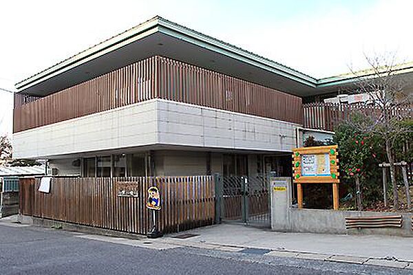 あいかわ保育園まで　275m　徒歩約4分　人間として生きる力の土台を作り、子ども自（みずか）ら生活やあそびに向かえることを大切にしています。