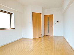 ロアール段原 4階1Kのリビング/ダイニング