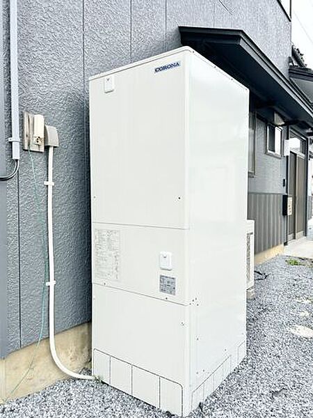 【リフォーム済】電気給湯器は新品に交換いたしました。キッチン・お風呂・洗面台に温かいお湯を供給してくれる生活必需品です。