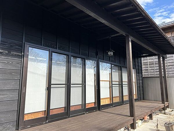 【リフォーム済】縁側　木部は塗装を行います。
