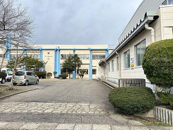 【周辺施設】瀬波小学校まで約550ｍ（徒歩約7分）