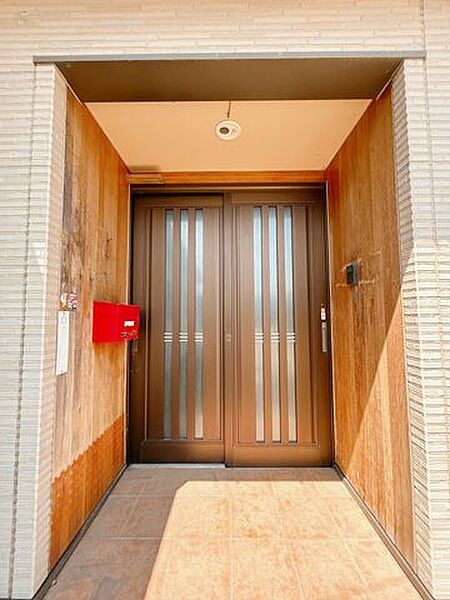 【リフォーム中】玄関　木部塗装、鍵交換予定