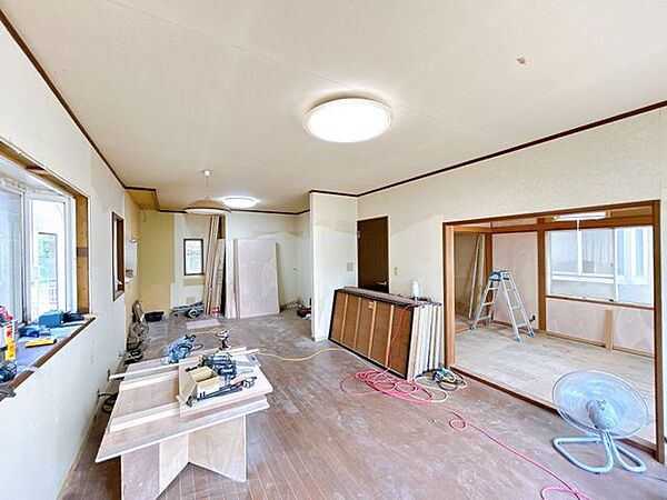 【リフォーム中】リビング別アングルです。