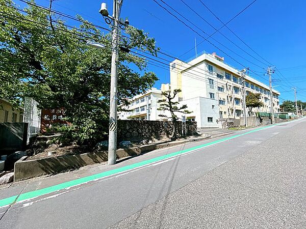 新潟市立松浜中学校 徒歩28分。 2210m