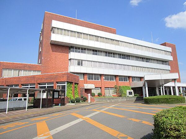 五泉市役所まで2300ｍ。徒歩32分。 2490m