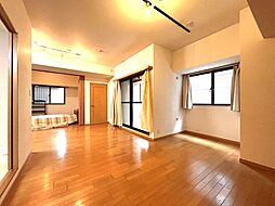 ロイヤル内本町 401 4階2LDKのリビング/ダイニング