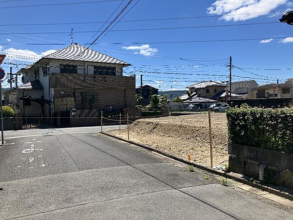 北側、東側道路