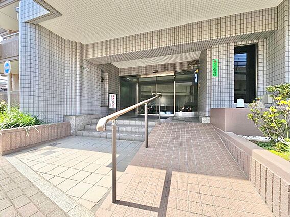 外と内をつなぐ...