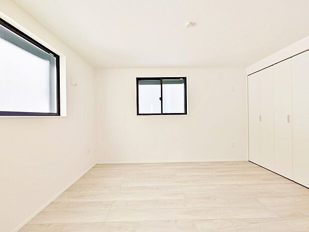 書斎や寝室へと変わっていくこの1室にどうアレンジするか、それを想像するだけで夢が膨らみますね。