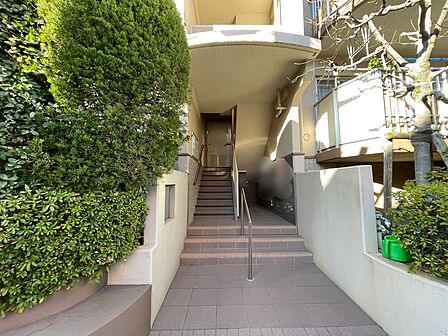 外と内をつなぐエントランスは、まさに顔となる場所。