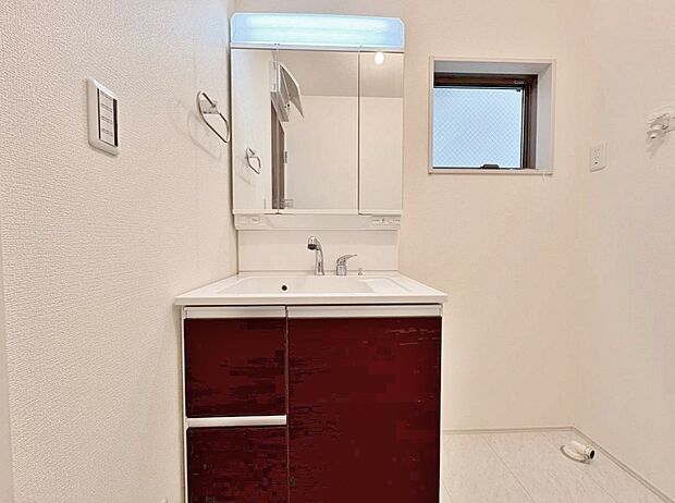 何かと物が増える場所だからこそ、スッキリと見映えの良い空間に。