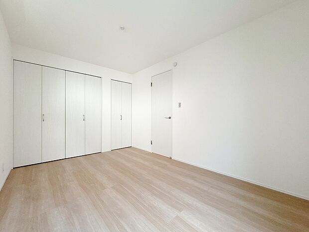 収納スペースが付いていて、お部屋を広く使っていただけます。