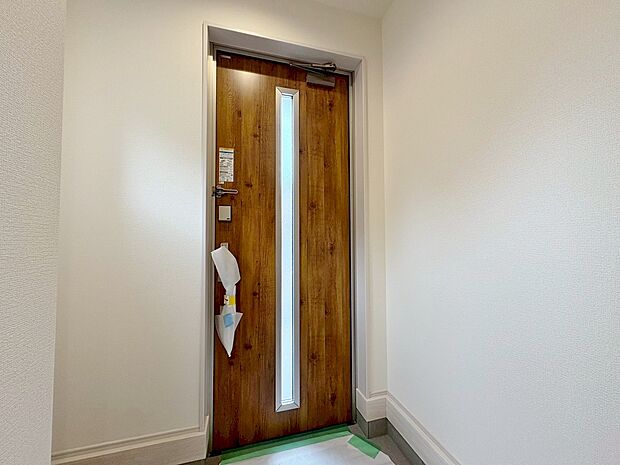 シューズボックスを完備した玄関です。