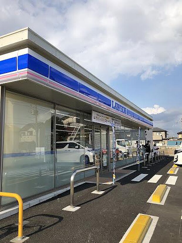 ローソン三郷戸ヶ崎五丁目店