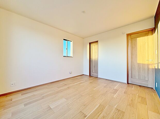 ベッドも十分に設置するスペースがあります。