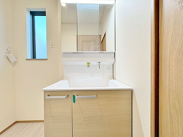 何かと物が増える場所だからこそ、スッキリと見映えの良い空間に。