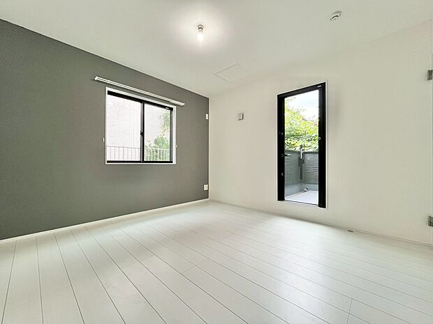 静かに時を過ごし、物思いにふける・・光りに満たされた安らぎの空間を演出しています。