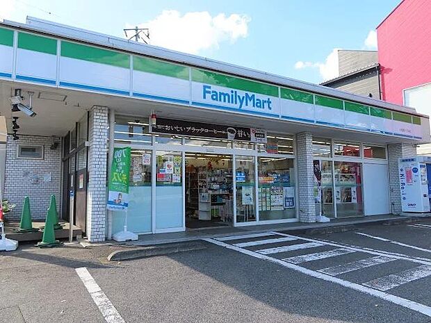 ファミリーマート小金原八丁目店