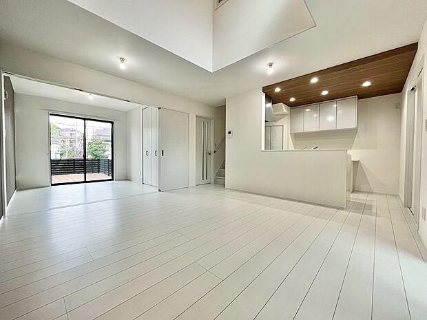 居心地の良い空気感は、暮らしのステージを彩り、心からのやすらぎと満足感を与えてくれます。