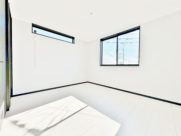 ベッドも十分に設置するスペースがあります。