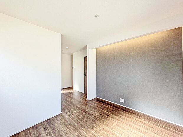 忙しく過ぎゆく日常を置き去るほど、ゆったりした時間が流れるリビング。